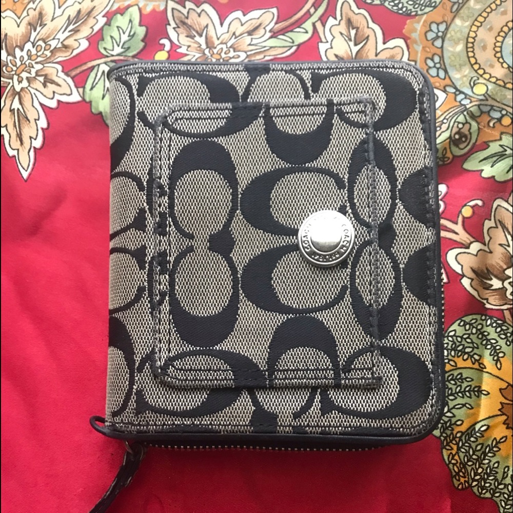 Vintage Coach Wallet - Picture 1 of 5